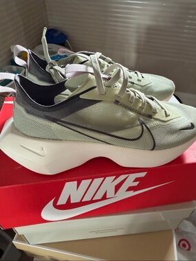 Nike Light Green and Black Mesh Running Sneakers